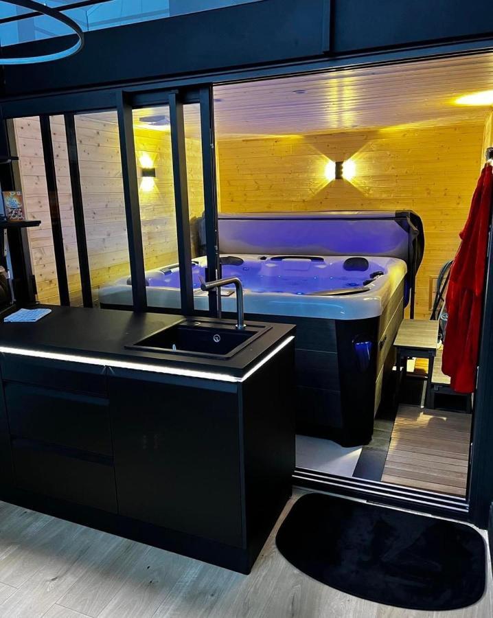 Les Suites Deluxe